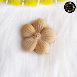 Floating Sakura Candle (Beige)