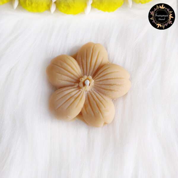 Floating Sakura Candle (Beige)